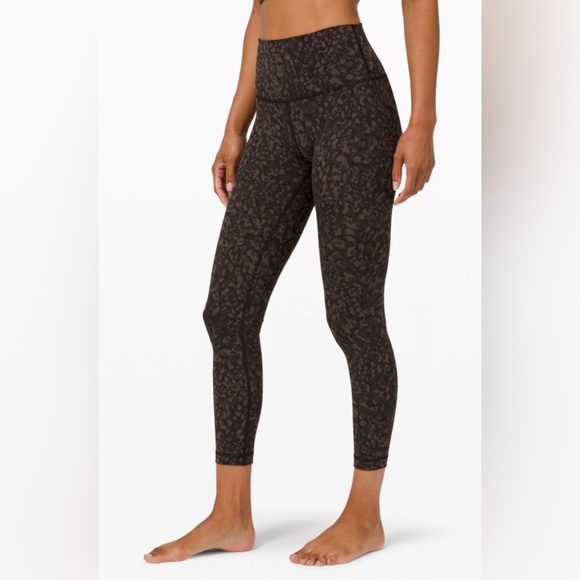 SOLD Lululemon wunder under high rise tight - Picture 6 of 6